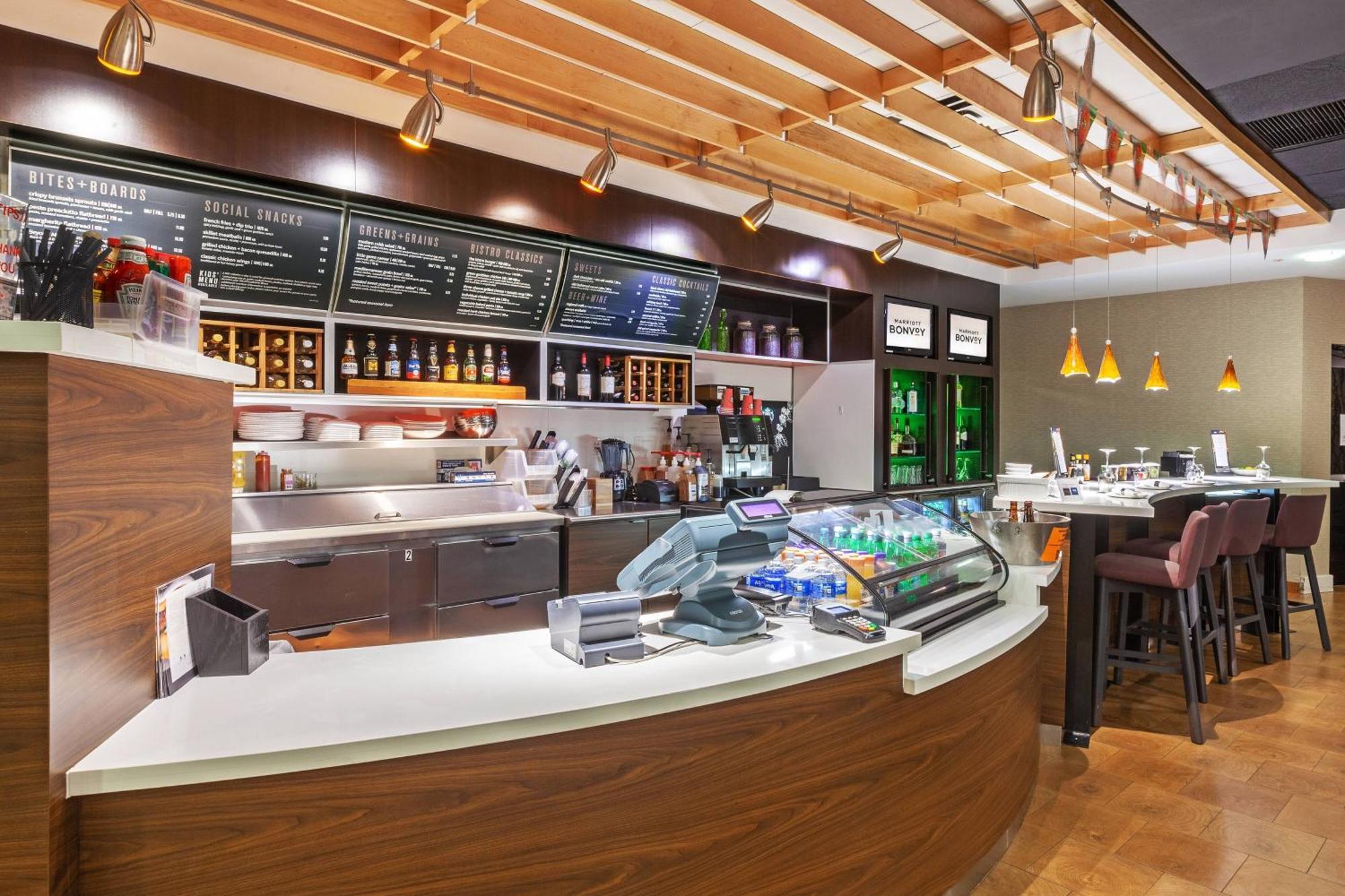 Courtyard By Marriott Tulsa Woodland Hills Hotell Eksteriør bilde