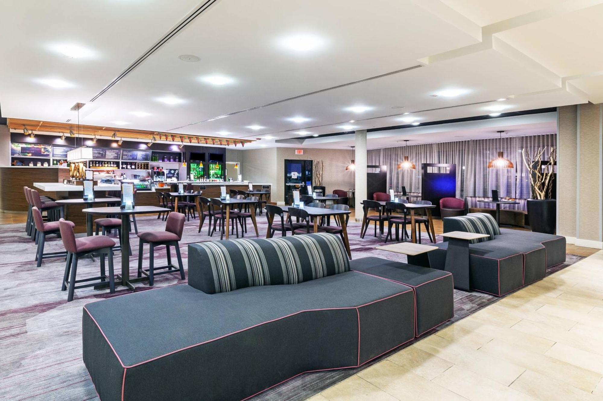 Courtyard By Marriott Tulsa Woodland Hills Hotell Eksteriør bilde