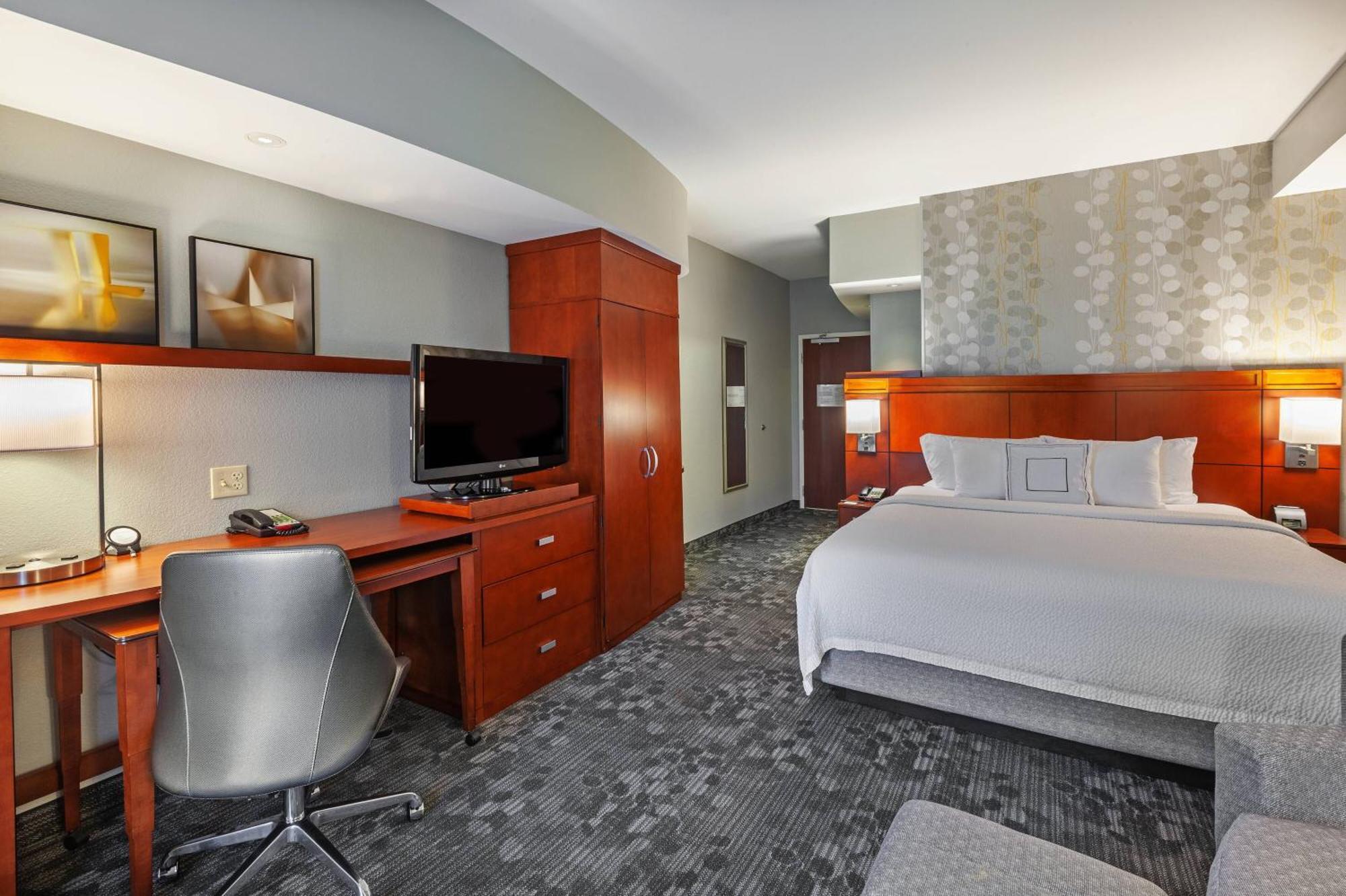 Courtyard By Marriott Tulsa Woodland Hills Hotell Eksteriør bilde