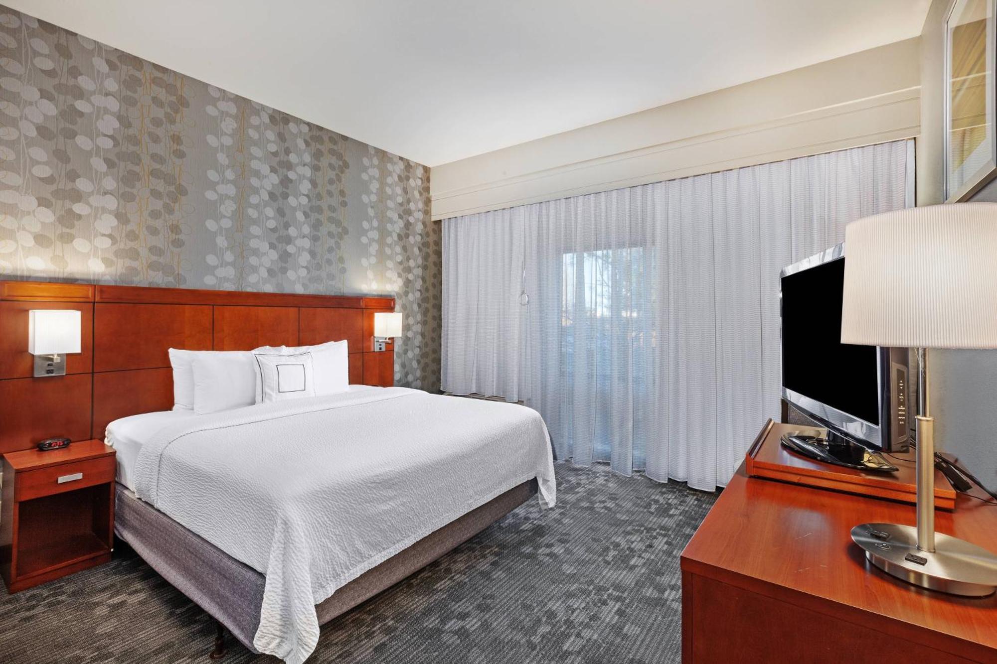 Courtyard By Marriott Tulsa Woodland Hills Hotell Eksteriør bilde