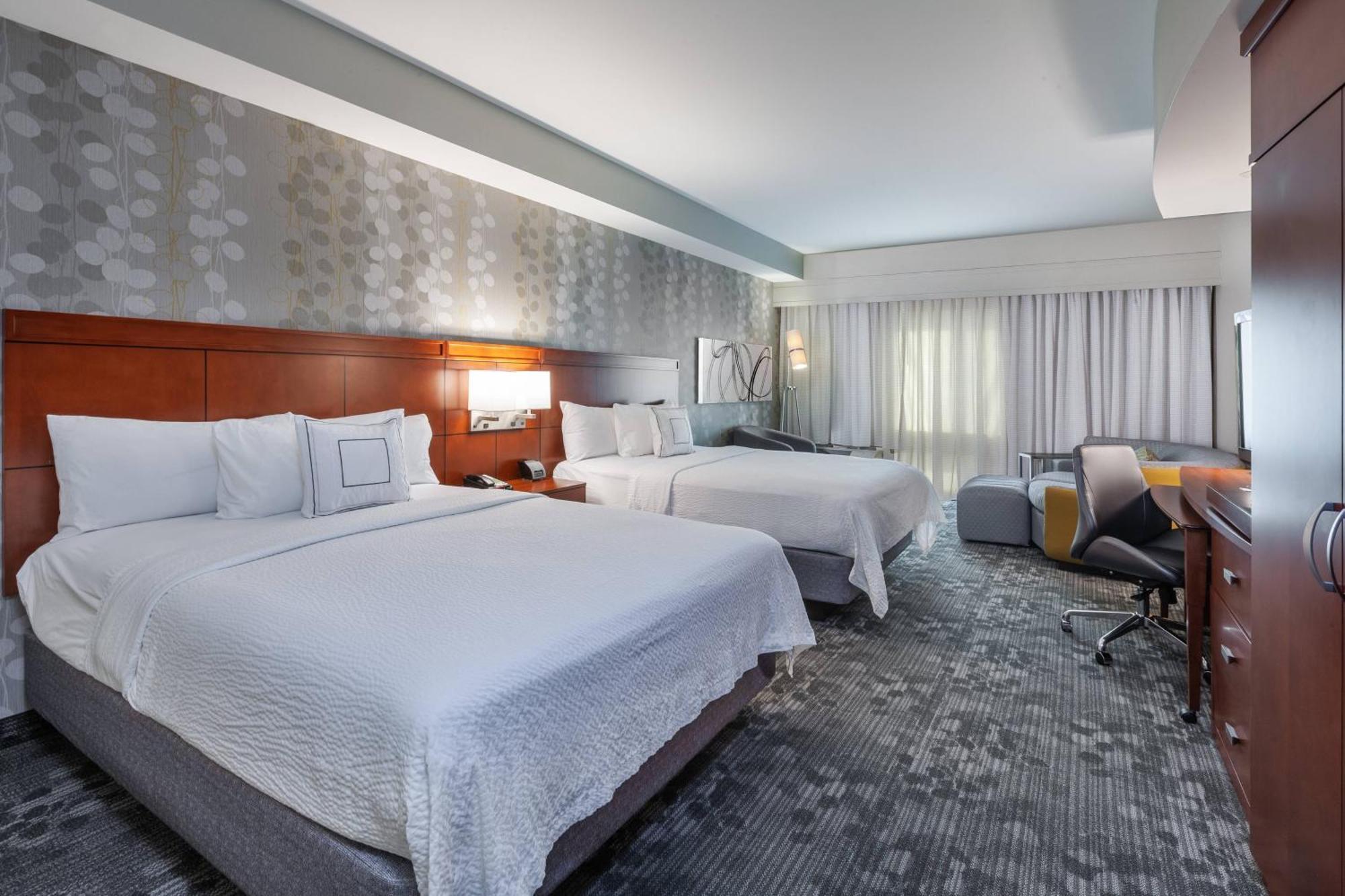 Courtyard By Marriott Tulsa Woodland Hills Hotell Eksteriør bilde